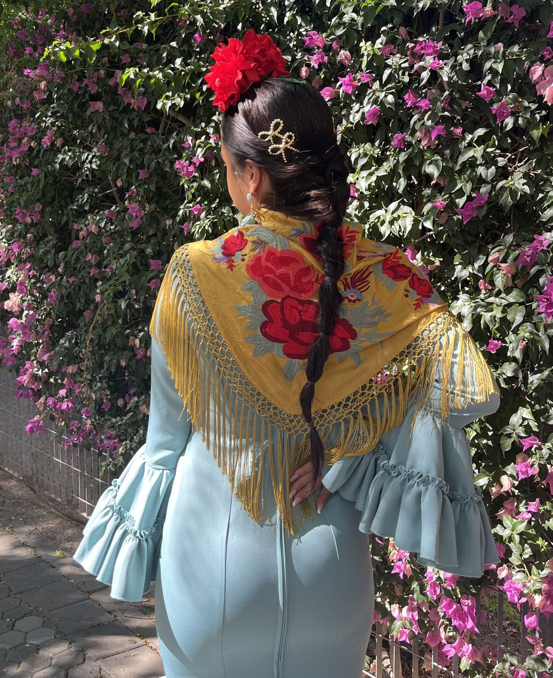 Mantón de flamenca de la colección Lunares del Este
