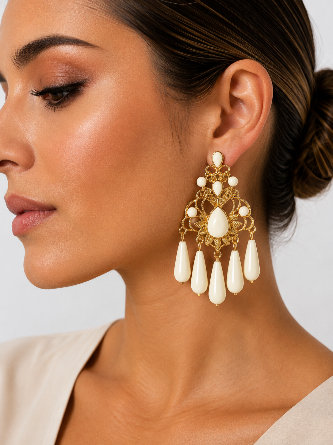 PENDIENTE JAZMIN BEIGE