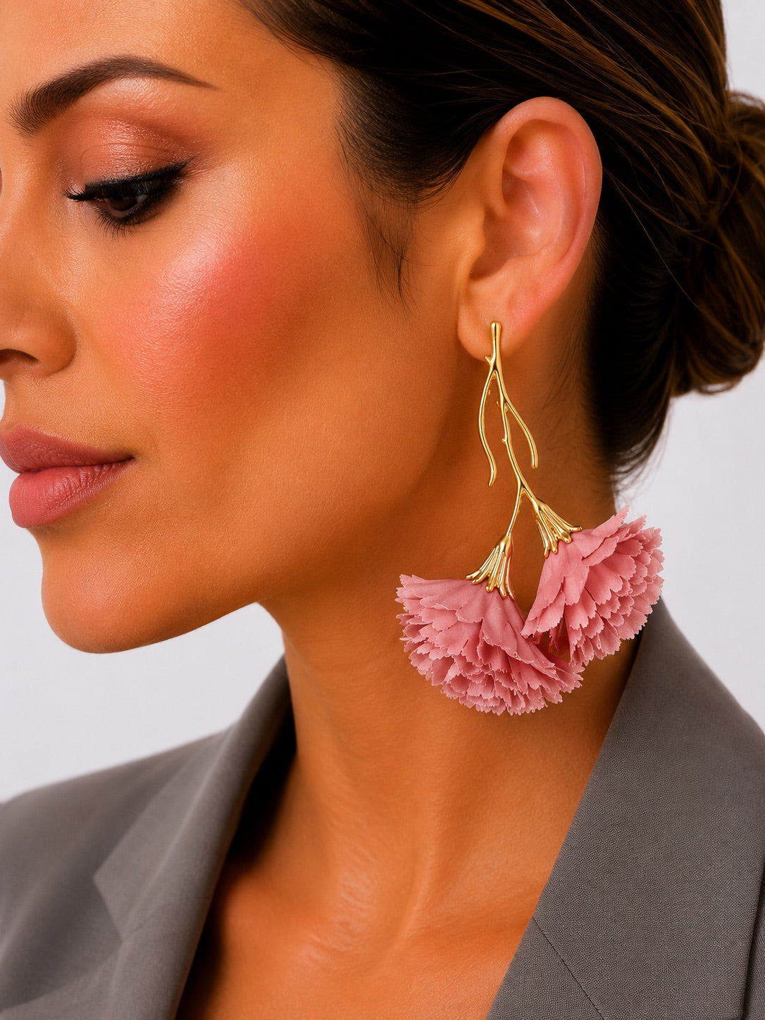 PENDIENTE CLAVELES MAQUILLAJE