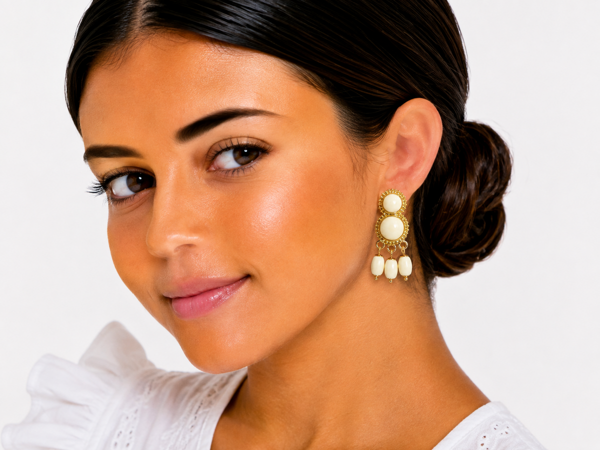 PENDIENTE NIÑA MADROÑO BEIGE