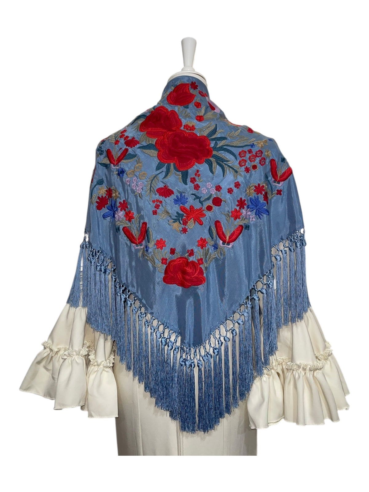 Mantón seda Raquel azul bordado rojo - Lunares del Este
