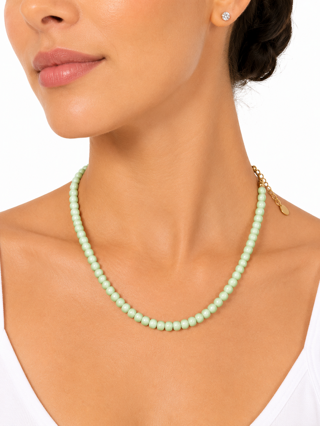 Collar Elena de bolitas pequeñas para flamenca, color verde jabonoso, detalle