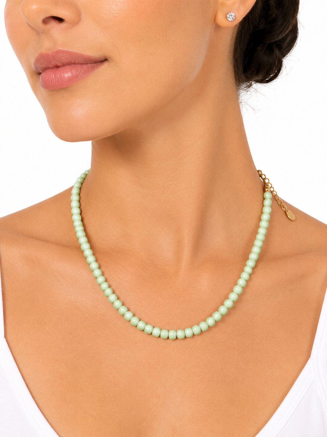 Collar Elena de bolitas pequeñas para flamenca, color verde jabonoso, detalle