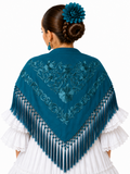 Mantón infantil de crespón bordado, modelo María, color azul petróleo al tono
