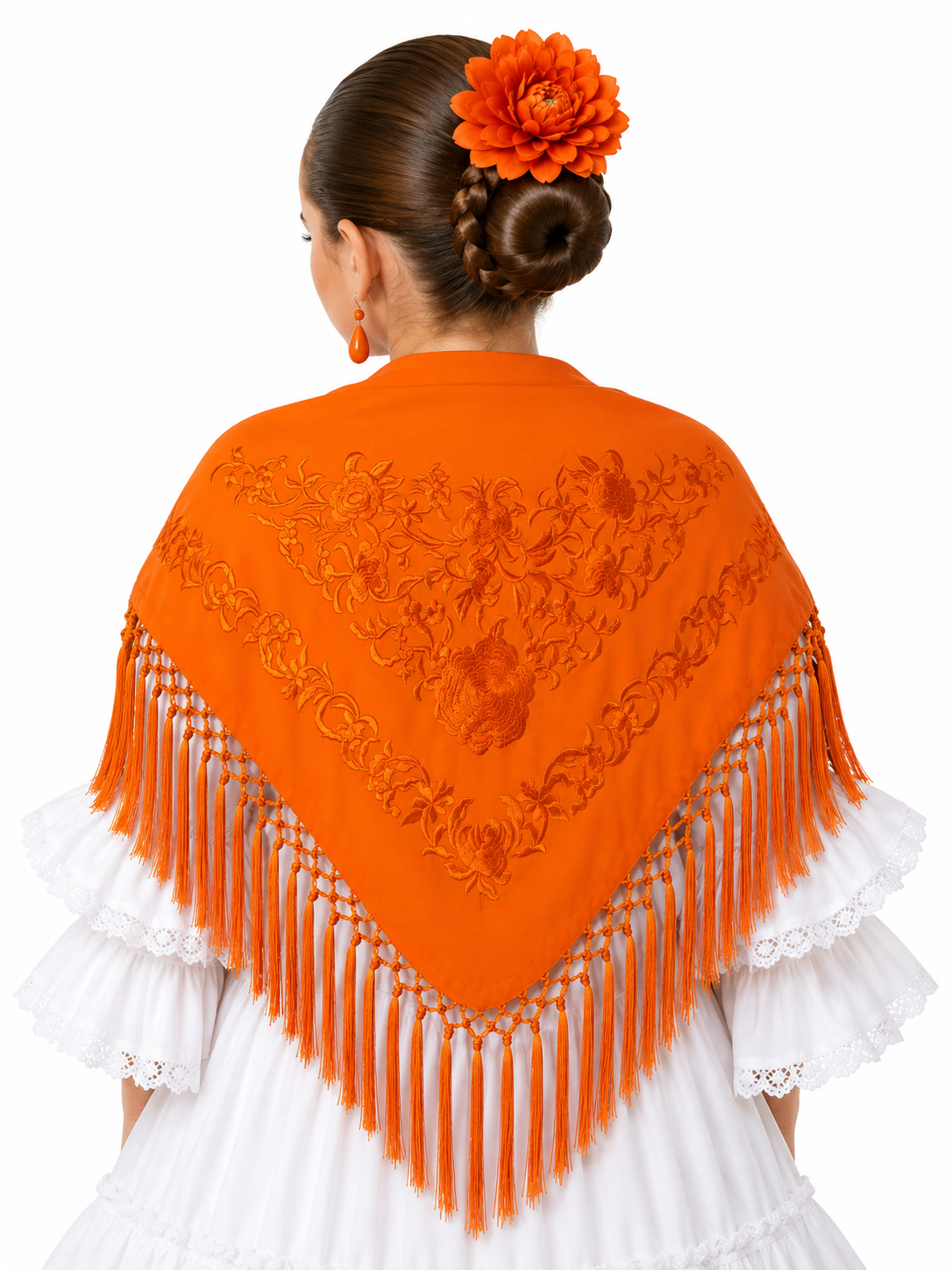 Mantón infantil de crespón bordado, modelo María, color naranja al tono